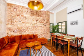 Authentic and Spacious Flat near Galata Tower